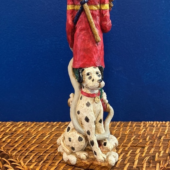 Adorable Thin Resin Fireman Santa with his Dalmatian 11” - Picture 7 of 8